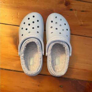 CROCS Classic Fuzz Lined Clog Baby Blue